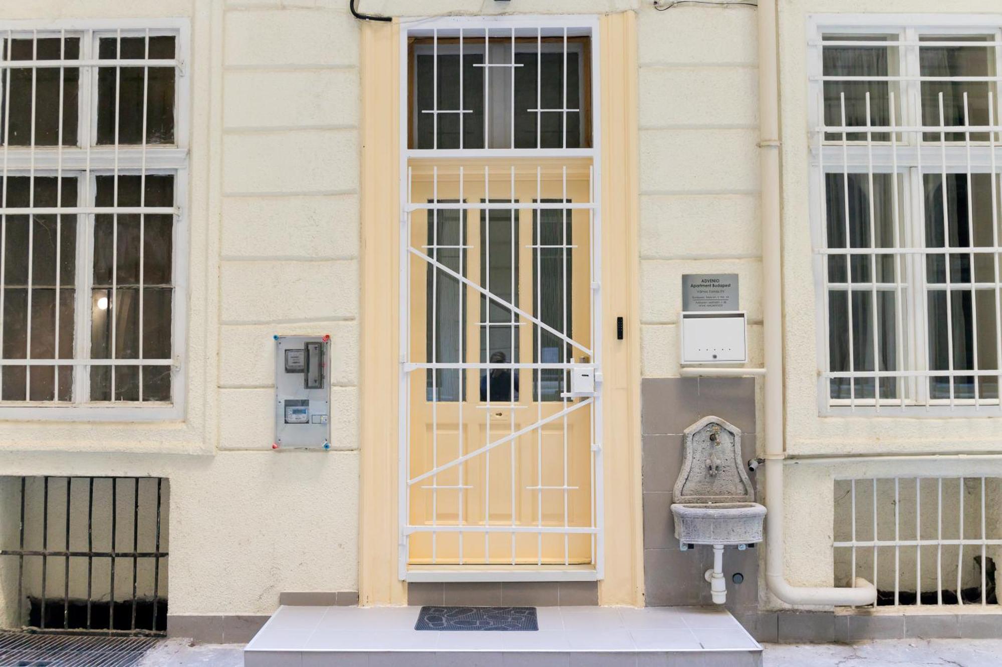 Empirium Apartman Будапеща Екстериор снимка